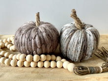 Load image into Gallery viewer, Hemp Tassel Beaded Garland
