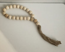 Load image into Gallery viewer, Jute Tassel Beaded Garland

