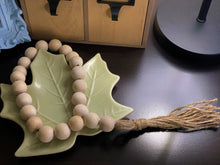 Load image into Gallery viewer, Jute Tassel Beaded Garland

