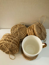 Load image into Gallery viewer, Rope Coaster Set with Cork Bottom

