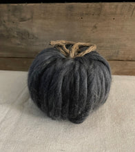 Load image into Gallery viewer, Decorative Yarn Pumpkins
